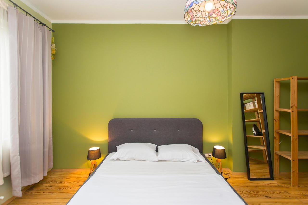 Colorful 2Bdr Apartment In The City Center Sofía Exterior foto